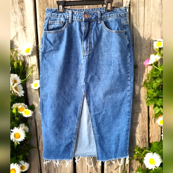 Denim High Rise Marble Wash Maxi Jean Skirt With Raw Edge Hem - Picture 2 of 8